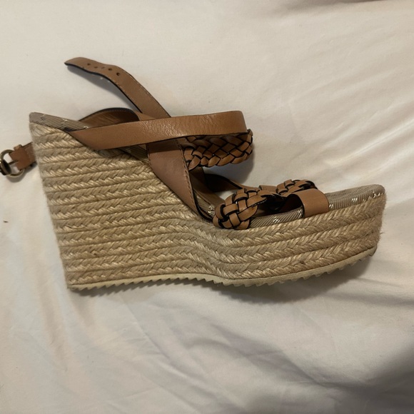TAN GUCCI WEDGES - Picture 1 of 4